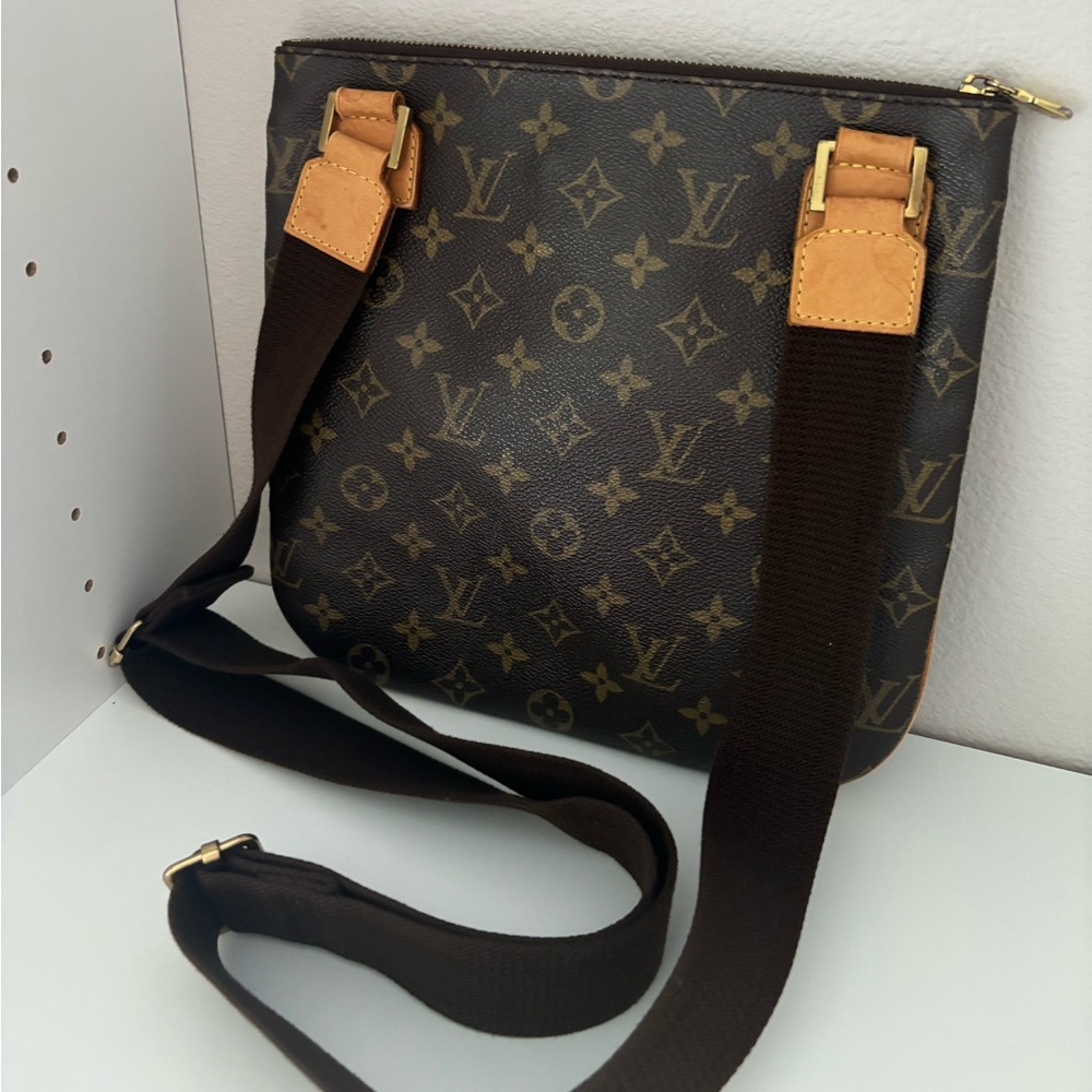 LOUIS VUITTON Monogram Pochette Bosphore Shoulder Bag